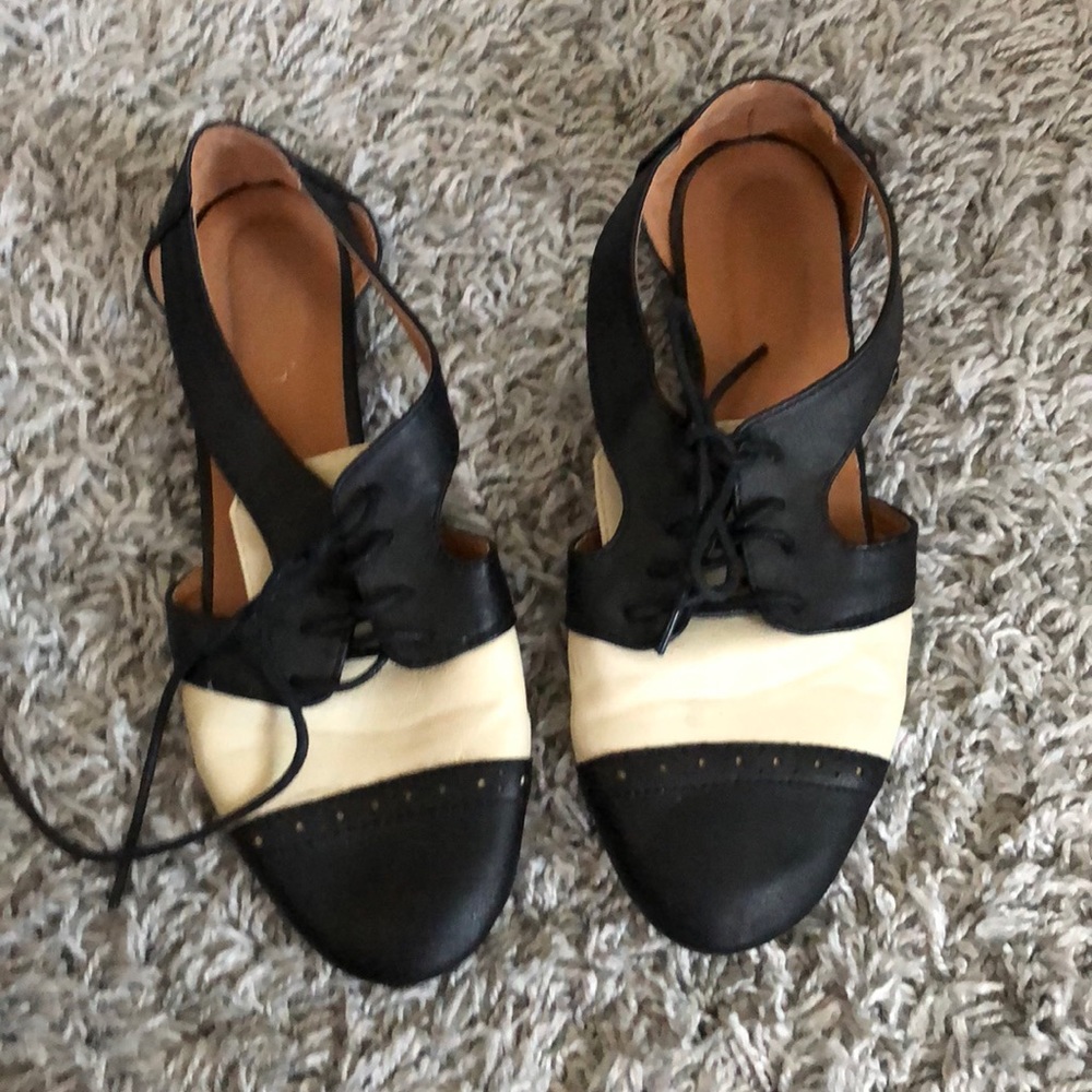 Oxford sandals